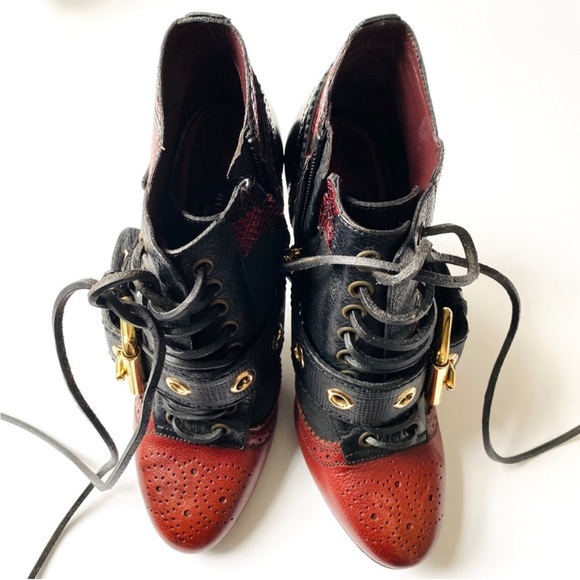 Burberry Black/Brown Python and Leather
Buckle Ankle booties NEW - Picture 8 of 11